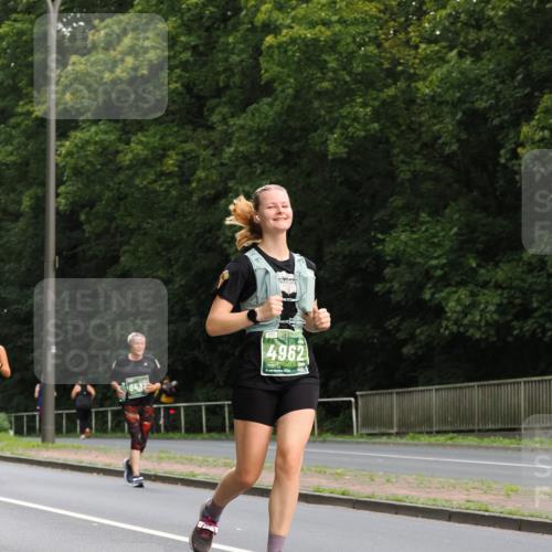 13.09.2026 - 21. swb-Marathon Bremen TobiasT http://msf.ph/oto/10287702 13.09.2026 12:22:41 Laufen 9432, 4962 meine-sportfotos.de