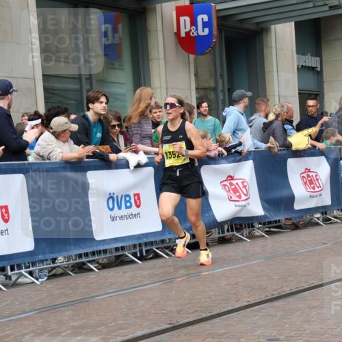 13.09.2026 - 21. swb-Marathon Bremen Strokosch-Dieckow http://msf.ph/oto/10287717 13.09.2026 10:43:06 Ziel 10328, 10346, 10456, 10618, 10742, 11468, 11607, 11632, 11826, 12406, 12469, 10235, 10336, 10988, 11042, 11143, 11265, 11442, 11632, 12053, 13523, 13580 meine-sportfotos.de