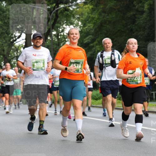 13.09.2026 - 21. swb-Marathon Bremen TobiasT http://msf.ph/oto/10287751 13.09.2026 12:23:00 Laufen 4977, 8119, 61, 25, 19, 20 meine-sportfotos.de