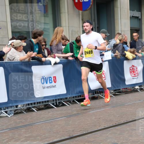 13.09.2026 - 21. swb-Marathon Bremen Strokosch-Dieckow http://msf.ph/oto/10287754 13.09.2026 10:43:12 Ziel 10328, 10346, 10456, 10618, 10742, 11468, 11607, 11826, 12406, 13509, 10336, 10988, 11042, 11143, 11265, 11442, 11632, 12053, 12469, 13523, 13580 meine-sportfotos.de