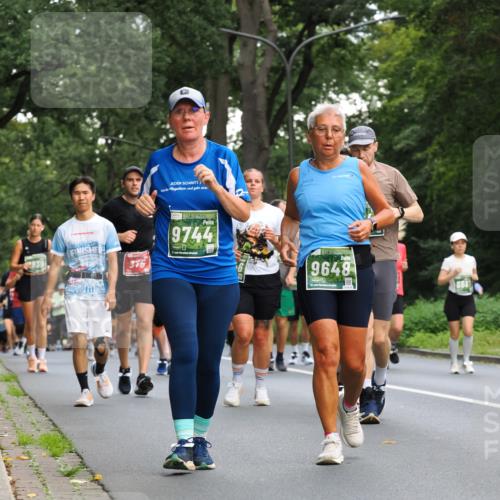 13.09.2026 - 21. swb-Marathon Bremen TobiasT http://msf.ph/oto/10287793 13.09.2026 12:23:05 Laufen 939, 2, 375, 9744, 9648, 8681 meine-sportfotos.de