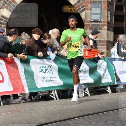 13.09.2026 - 21. swb-Marathon Bremen Strokosch-Dieckow http://msf.ph/oto/10287800 13.09.2026 10:39:19 Ziel 10782, 10926, 11127, 11338, 12003, 11713, 12404, 13513, 13556 meine-sportfotos.de