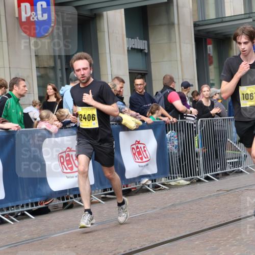 13.09.2026 - 21. swb-Marathon Bremen Strokosch-Dieckow http://msf.ph/oto/10287834 13.09.2026 10:43:23 Ziel 10328, 10742, 11019, 11468, 11607, 11826, 11948, 12250, 12253, 13509, 10346, 10456, 10618, 11042, 11143, 11265, 11632, 12053, 12406, 12469, 13523 meine-sportfotos.de