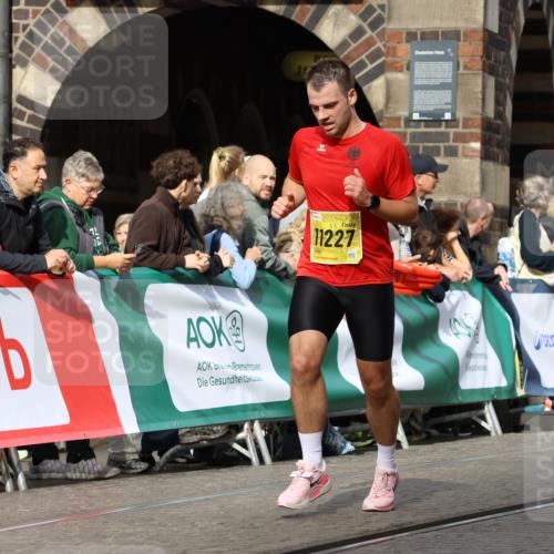 13.09.2026 - 21. swb-Marathon Bremen Strokosch-Dieckow http://msf.ph/oto/10287896 13.09.2026 10:39:25 Ziel 10782, 11338, 11454, 12003, 13641, 11713, 12404, 13513, 13642 meine-sportfotos.de
