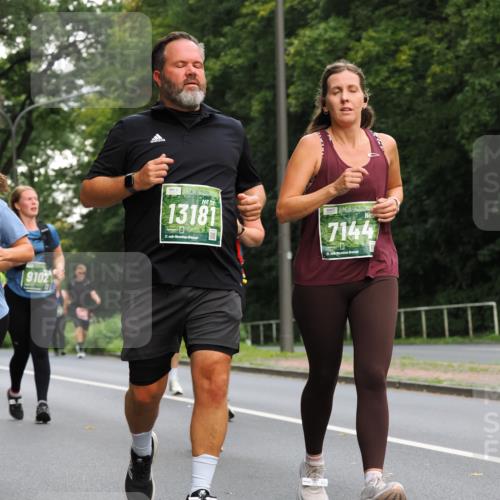 13.09.2026 - 21. swb-Marathon Bremen TobiasT http://msf.ph/oto/10287912 13.09.2026 12:23:34 Laufen 9102, 13181, 21, 26, 7144, 21 meine-sportfotos.de
