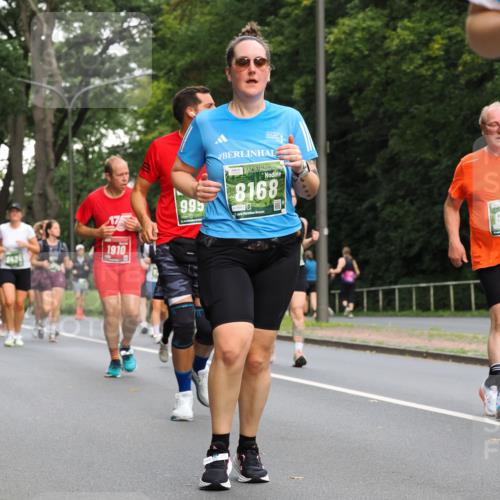 13.09.2026 - 21. swb-Marathon Bremen TobiasT http://msf.ph/oto/10288140 13.09.2026 12:24:09 Laufen 8424, 1910, 995, 198, 8168, 8663 meine-sportfotos.de
