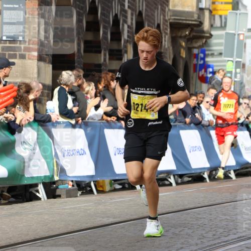 13.09.2026 - 21. swb-Marathon Bremen Strokosch-Dieckow http://msf.ph/oto/10288316 13.09.2026 10:40:06 Ziel 12339, 13519, 13642 meine-sportfotos.de