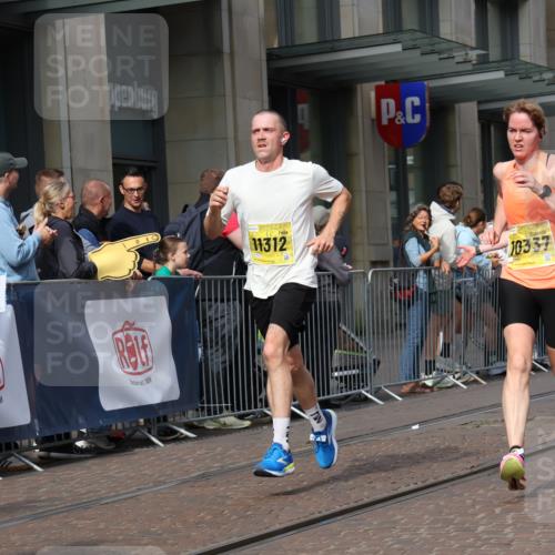 13.09.2026 - 21. swb-Marathon Bremen Strokosch-Dieckow http://msf.ph/oto/10288324 13.09.2026 10:43:53 Ziel 10342, 10956, 11108, 11148, 11447, 11644, 11758, 12559, 13538, 10337, 10742, 11019, 11208, 11312, 11447, 11607, 11614, 11930, 11948, 12250, 12253, 12436, 12559, 13509 meine-sportfotos.de
