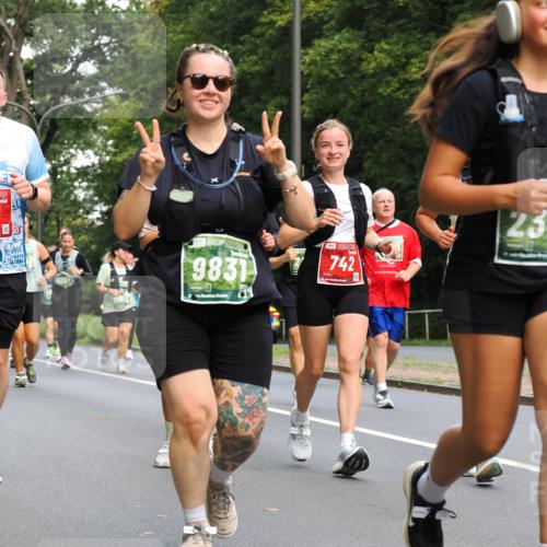 13.09.2026 - 21. swb-Marathon Bremen TobiasT http://msf.ph/oto/10288382 13.09.2026 12:24:38 Laufen 509, 9831, 1001, 742, 23 meine-sportfotos.de