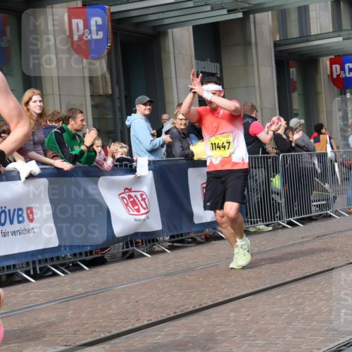 13.09.2026 - 21. swb-Marathon Bremen Strokosch-Dieckow http://msf.ph/oto/10288389 13.09.2026 10:43:54 Ziel 10342, 10956, 11108, 11148, 11644, 11758, 13538, 10337, 10742, 11019, 11208, 11312, 11447, 11614, 11930, 11948, 12250, 12253, 12436, 12559, 13509 meine-sportfotos.de