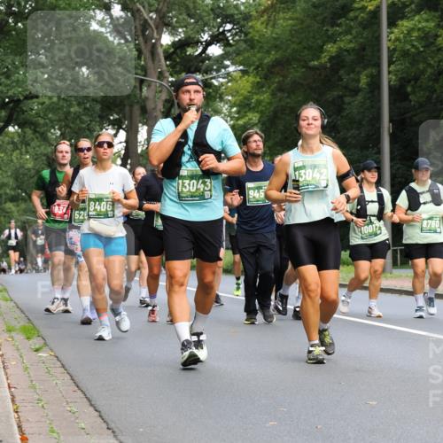 13.09.2026 - 21. swb-Marathon Bremen TobiasT http://msf.ph/oto/10288406 13.09.2026 12:24:43 Laufen 13042, 13043, 945, 1834, 8406, 525, 10017, 8760 meine-sportfotos.de