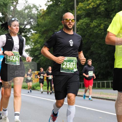 13.09.2026 - 21. swb-Marathon Bremen TobiasT http://msf.ph/oto/10288541 13.09.2026 12:25:03 Laufen 5034, 21, 26, 2507, 21, 40 meine-sportfotos.de