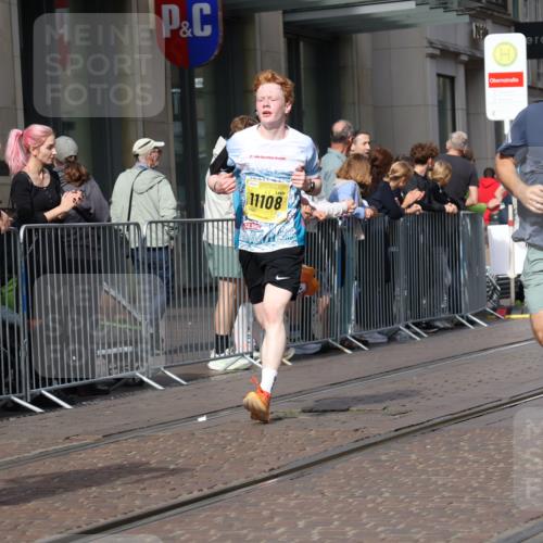 13.09.2026 - 21. swb-Marathon Bremen Strokosch-Dieckow http://msf.ph/oto/10288544 13.09.2026 10:44:08 Ziel 10454, 10806, 10956, 11148, 11438, 11615, 12473, 10337, 10342, 11019, 11108, 11208, 11312, 11447, 11614, 11644, 11758, 11930, 11948, 12436, 12559, 13538 meine-sportfotos.de