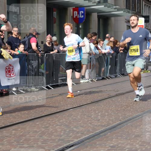 13.09.2026 - 21. swb-Marathon Bremen Strokosch-Dieckow http://msf.ph/oto/10288552 13.09.2026 10:44:08 Ziel 10454, 10806, 10956, 11148, 11438, 11615, 12473, 10337, 10342, 11019, 11108, 11208, 11312, 11447, 11614, 11644, 11758, 11930, 11948, 12436, 12559, 13538 meine-sportfotos.de
