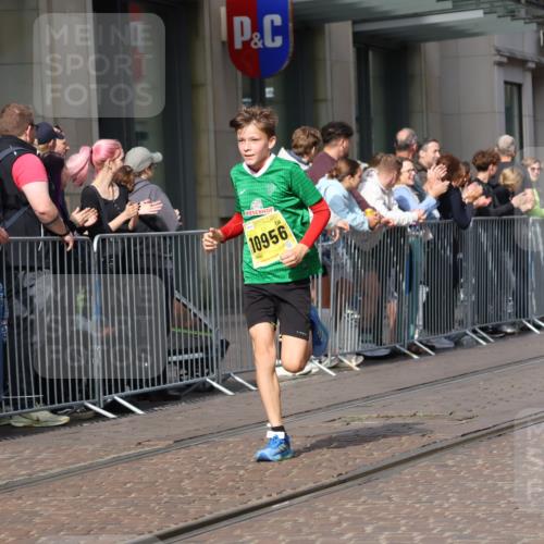 13.09.2026 - 21. swb-Marathon Bremen Strokosch-Dieckow http://msf.ph/oto/10288606 13.09.2026 10:44:18 Ziel 10454, 10806, 10861, 11438, 11615, 11692, 11704, 12425, 12473, 10342, 10956, 11108, 11148, 11447, 11644, 11758, 12559, 13538 meine-sportfotos.de