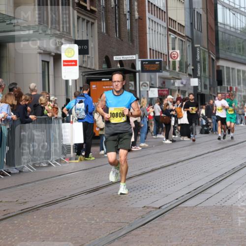 13.09.2026 - 21. swb-Marathon Bremen Strokosch-Dieckow http://msf.ph/oto/10288685 13.09.2026 10:44:27 Ziel 10266, 10454, 10628, 10806, 10861, 11615, 11692, 11704, 12302, 12425, 12473, 10454, 10806, 10956, 11108, 11148, 11438, 11644, 11758 meine-sportfotos.de
