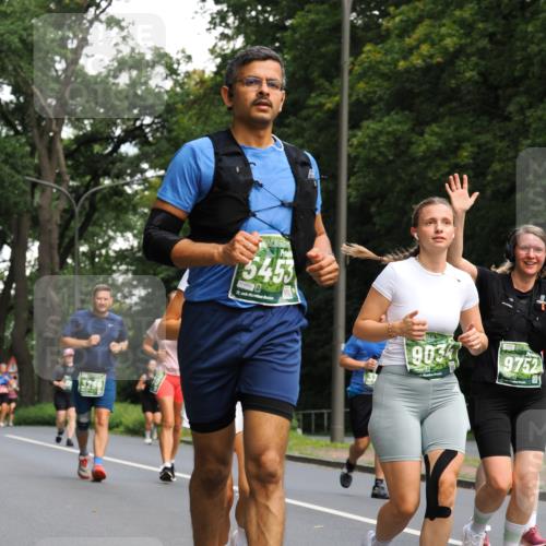 13.09.2026 - 21. swb-Marathon Bremen TobiasT http://msf.ph/oto/10288692 13.09.2026 12:25:56 Laufen 3289, 5453, 6493, 21, 9034, 9752 meine-sportfotos.de