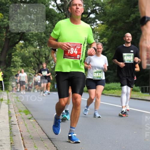 13.09.2026 - 21. swb-Marathon Bremen TobiasT http://msf.ph/oto/10288941 13.09.2026 12:26:45 Laufen 194, 21, 2835, 8258 meine-sportfotos.de