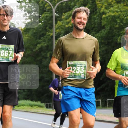 13.09.2026 - 21. swb-Marathon Bremen TobiasT http://msf.ph/oto/10289201 13.09.2026 12:27:26 Laufen 6667, 26, 13, 2233, 21, 26, 21 meine-sportfotos.de