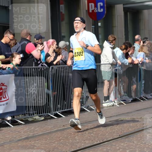 13.09.2026 - 21. swb-Marathon Bremen Strokosch-Dieckow http://msf.ph/oto/10289378 13.09.2026 10:44:47 Ziel 10096, 10143, 10214, 10266, 10628, 10735, 10866, 11020, 11396, 11695, 13591, 10266, 10454, 10806, 10861, 11438, 11615, 11692, 11704, 12302, 12425, 12473 meine-sportfotos.de