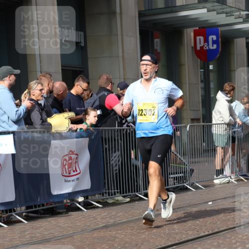 13.09.2026 - 21. swb-Marathon Bremen Strokosch-Dieckow http://msf.ph/oto/10289405 13.09.2026 10:44:48 Ziel 10096, 10143, 10214, 10628, 10735, 10866, 11020, 11396, 11695, 13591, 10266, 10454, 10806, 10861, 11438, 11615, 11692, 11704, 12302, 12425, 12473 meine-sportfotos.de