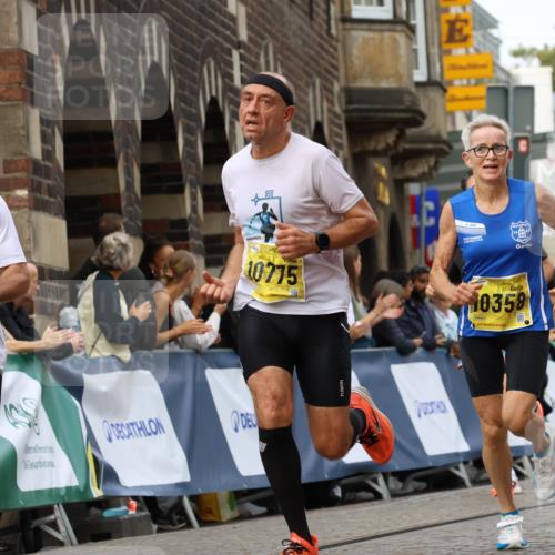 13.09.2026 - 21. swb-Marathon Bremen Strokosch-Dieckow http://msf.ph/oto/10289413 13.09.2026 10:42:37 Ziel 11375, 11630, 11895, 12395, 12525, 13585, 10235, 10312, 10816, 12281 meine-sportfotos.de