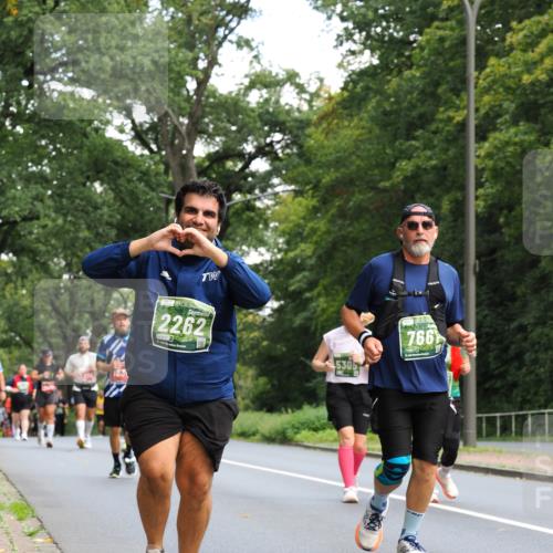 13.09.2026 - 21. swb-Marathon Bremen TobiasT http://msf.ph/oto/10289428 13.09.2026 12:28:20 Laufen 2262, 5292, 5305, 766 meine-sportfotos.de