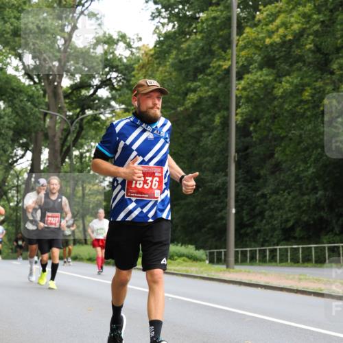 13.09.2026 - 21. swb-Marathon Bremen TobiasT http://msf.ph/oto/10289496 13.09.2026 12:28:25 Laufen 2128, 1836, 21 meine-sportfotos.de