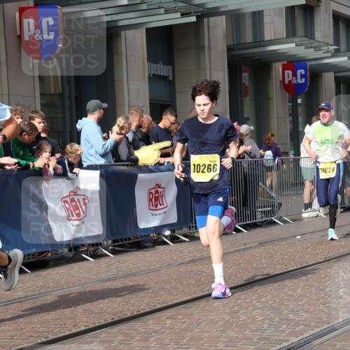13.09.2026 - 21. swb-Marathon Bremen Strokosch-Dieckow http://msf.ph/oto/10289610 13.09.2026 10:44:49 Ziel 10096, 10143, 10214, 10628, 10735, 10866, 11020, 11396, 11695, 12054, 13591, 10266, 10454, 10628, 10806, 10861, 11615, 11692, 11704, 12302, 12425, 12473 meine-sportfotos.de