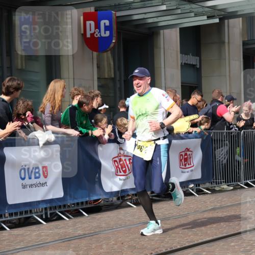 13.09.2026 - 21. swb-Marathon Bremen Strokosch-Dieckow http://msf.ph/oto/10289698 13.09.2026 10:44:51 Ziel 10096, 10143, 10214, 10398, 10735, 10866, 11020, 11396, 11695, 12054, 12475, 13591, 10266, 10454, 10628, 10806, 10861, 11615, 11692, 11704, 12302, 12425, 12473 meine-sportfotos.de