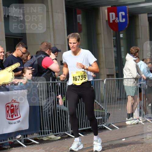 13.09.2026 - 21. swb-Marathon Bremen Strokosch-Dieckow http://msf.ph/oto/10289762 13.09.2026 10:44:53 Ziel 10096, 10143, 10214, 10398, 10735, 10866, 11020, 11396, 11695, 12054, 12475, 13591, 10266, 10628, 10735, 10861, 11615, 11692, 11704, 12302, 12425, 12473 meine-sportfotos.de