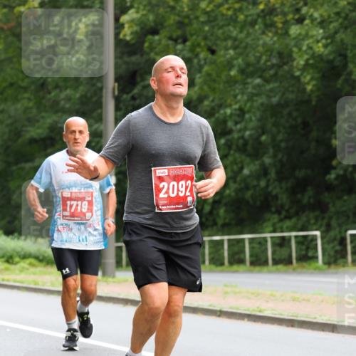 13.09.2026 - 21. swb-Marathon Bremen TobiasT http://msf.ph/oto/10289808 13.09.2026 12:29:14 Laufen 1719, 2092 meine-sportfotos.de