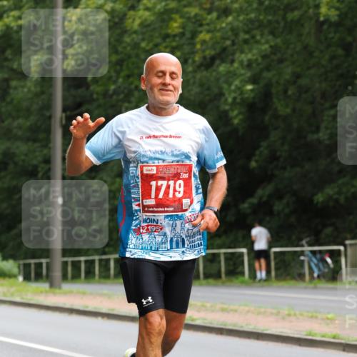 13.09.2026 - 21. swb-Marathon Bremen TobiasT http://msf.ph/oto/10289862 13.09.2026 12:29:16 Laufen 21, 20, 1719, 1711, 21, 20, 2, 195 meine-sportfotos.de
