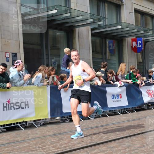 13.09.2026 - 21. swb-Marathon Bremen Strokosch-Dieckow http://msf.ph/oto/10289952 13.09.2026 10:45:11 Ziel 10318, 10352, 10398, 10536, 10541, 10583, 11063, 11088, 11209, 11232, 11478, 11695, 11749, 11835, 12054, 12290, 12355, 12475, 12534, 13532, 13628, 10096, 10143, 10214, 10266, 10628, 10735, 10866, 11020, 11396, 12302, 13591 meine-sportfotos.de