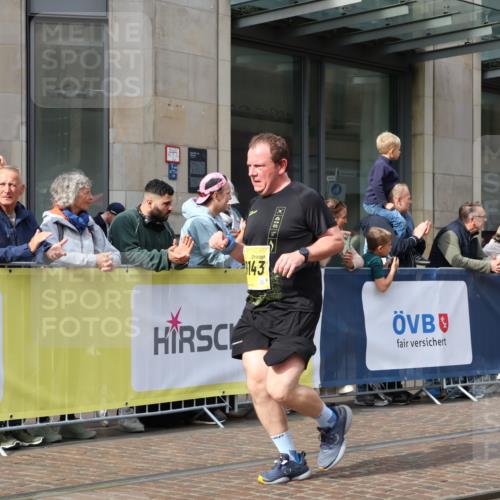13.09.2026 - 21. swb-Marathon Bremen Strokosch-Dieckow http://msf.ph/oto/10290029 13.09.2026 10:45:12 Ziel 10318, 10352, 10398, 10536, 10541, 10583, 11063, 11088, 11209, 11232, 11478, 11559, 11695, 11749, 11835, 11845, 12054, 12087, 12290, 12355, 12475, 12534, 13532, 13628, 10096, 10143, 10214, 10266, 10628, 10735, 10866, 11020, 11396, 11695, 13591 meine-sportfotos.de