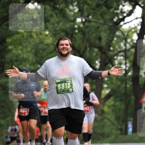 13.09.2026 - 21. swb-Marathon Bremen TobiasT http://msf.ph/oto/10290160 13.09.2026 12:30:18 Laufen 8818, 21, 26 meine-sportfotos.de