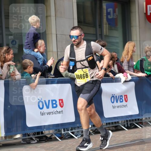 13.09.2026 - 21. swb-Marathon Bremen Strokosch-Dieckow http://msf.ph/oto/10290166 13.09.2026 10:45:15 Ziel 10318, 10352, 10398, 10464, 10536, 10541, 10583, 10987, 11063, 11088, 11209, 11232, 11478, 11559, 11749, 11835, 11845, 12087, 12290, 12355, 12475, 12534, 13532, 13595, 13628, 10096, 10143, 10214, 10398, 10735, 10866, 11020, 11396, 11695, 12054, 13591 meine-sportfotos.de