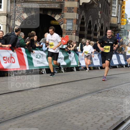 13.09.2026 - 21. swb-Marathon Bremen Strokosch-Dieckow http://msf.ph/oto/10290209 13.09.2026 10:45:27 Ziel 10096, 10143, 10214, 10735, 10866, 11020, 11396, 11695, 13591, 10352, 10464, 10536, 10541, 10583, 11063, 11088, 11209, 11559, 11749, 11845, 12087, 12290, 12355, 13532, 13628 meine-sportfotos.de