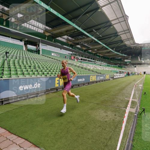 13.09.2026 - 21. swb-Marathon Bremen Michael Burmester http://msf.ph/oto/10290265 13.09.2026 10:14:33 Laufen im Stadion 13525 meine-sportfotos.de