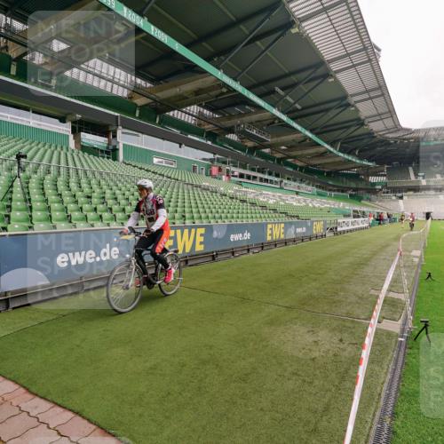 13.09.2026 - 21. swb-Marathon Bremen Michael Burmester http://msf.ph/oto/10290274 13.09.2026 10:14:44 Laufen im Stadion 13525 meine-sportfotos.de