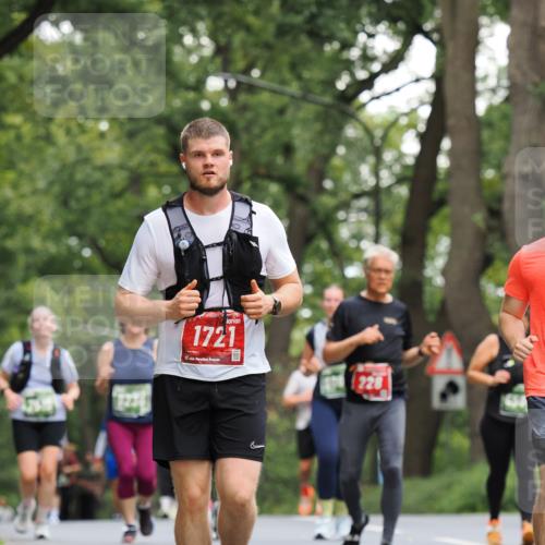 13.09.2026 - 21. swb-Marathon Bremen TobiasT http://msf.ph/oto/10290293 13.09.2026 12:30:54 Laufen 1721, 21, 228 meine-sportfotos.de