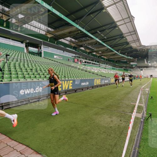 13.09.2026 - 21. swb-Marathon Bremen Michael Burmester http://msf.ph/oto/10290312 13.09.2026 10:15:49 Laufen im Stadion 10597, 12272, 13501, 13515, 13525, 13547, 13567, 13627, 13635 meine-sportfotos.de