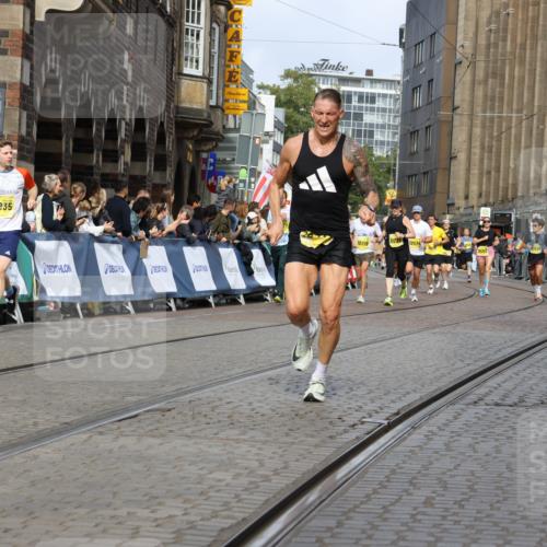 13.09.2026 - 21. swb-Marathon Bremen Strokosch-Dieckow http://msf.ph/oto/10290319 13.09.2026 10:45:31 Ziel 10096, 10143, 10214, 10398, 10866, 11020, 11396, 11695, 12054, 12475, 13591, 10464, 10541, 10583, 10987, 11015, 11063, 11279, 11559, 11845, 12087, 12290, 12355, 13532, 13595, 13628 meine-sportfotos.de