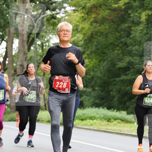 13.09.2026 - 21. swb-Marathon Bremen TobiasT http://msf.ph/oto/10290392 13.09.2026 12:31:05 Laufen 290, 228, 550 meine-sportfotos.de