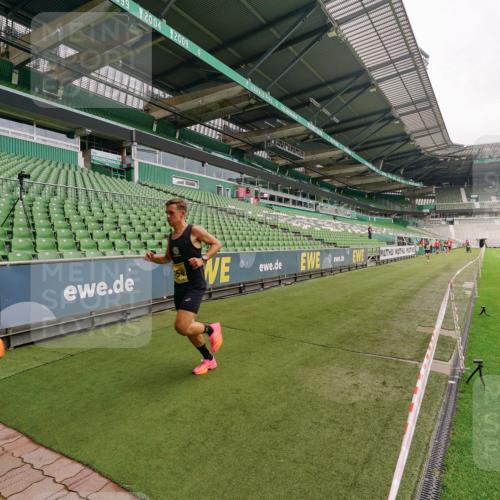 13.09.2026 - 21. swb-Marathon Bremen Michael Burmester http://msf.ph/oto/10290448 13.09.2026 10:17:32 Laufen im Stadion 10597, 12272, 12457, 12458, 13501, 13504, 13510, 13515, 13517, 13522, 13542, 13547, 13554, 13561, 13567, 13569, 13571, 13572, 13576, 13579, 13602, 13603, 13604, 13623, 13630, 13635, 13643 meine-sportfotos.de