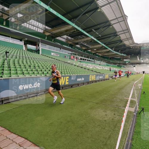 13.09.2026 - 21. swb-Marathon Bremen Michael Burmester http://msf.ph/oto/10290457 13.09.2026 10:17:38 Laufen im Stadion 10597, 12272, 12457, 12458, 13501, 13504, 13510, 13515, 13517, 13522, 13542, 13543, 13547, 13554, 13561, 13567, 13569, 13571, 13572, 13576, 13579, 13582, 13602, 13603, 13604, 13623, 13630, 13635, 13643 meine-sportfotos.de