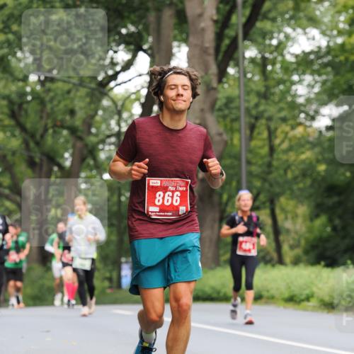 13.09.2026 - 21. swb-Marathon Bremen TobiasT http://msf.ph/oto/10290638 13.09.2026 12:31:57 Laufen 866, 0776, 21, 8 meine-sportfotos.de