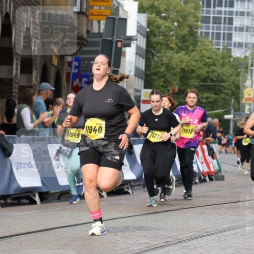 13.09.2026 - 21. swb-Marathon Bremen Strokosch-Dieckow http://msf.ph/oto/10290668 13.09.2026 11:16:02 Ziel 10572, 10900, 11307, 11504, 11778, 11897, 12137, 11026, 11081, 11139, 11181, 11200, 11264, 11385, 11448, 11573, 11768, 12151, 12539, 13508 meine-sportfotos.de