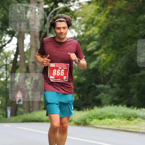 13.09.2026 - 21. swb-Marathon Bremen TobiasT http://msf.ph/oto/10290687 13.09.2026 12:31:59 Laufen 866, 0776, 21, 26 meine-sportfotos.de