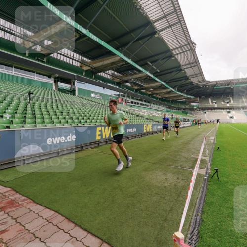 13.09.2026 - 21. swb-Marathon Bremen Michael Burmester http://msf.ph/oto/10290706 13.09.2026 10:19:41 Laufen im Stadion 10261, 10366, 10475, 10994, 11176, 11197, 11418, 11481, 11512, 11652, 12358, 12413, 13505, 13530, 13533, 13534, 13536, 13540, 13541, 13543, 13550, 13558, 13560, 13564, 13573, 13581, 13582, 13588, 13590, 13599, 13601, 13605, 13610, 13618, 13619, 13622, 13632, 13633, 13638, 13639, 13643, 10597, 12272, 13501, 13510, 13515, 13517, 13525, 13542, 13547, 13567, 13579, 13623, 13627, 13635 meine-sportfotos.de